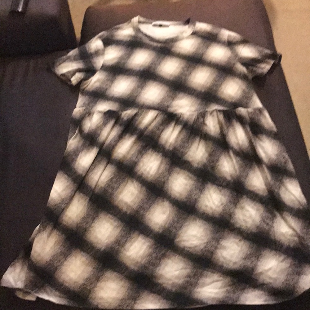 Worn once 90’s style grey/black plaid shirt dress size XL